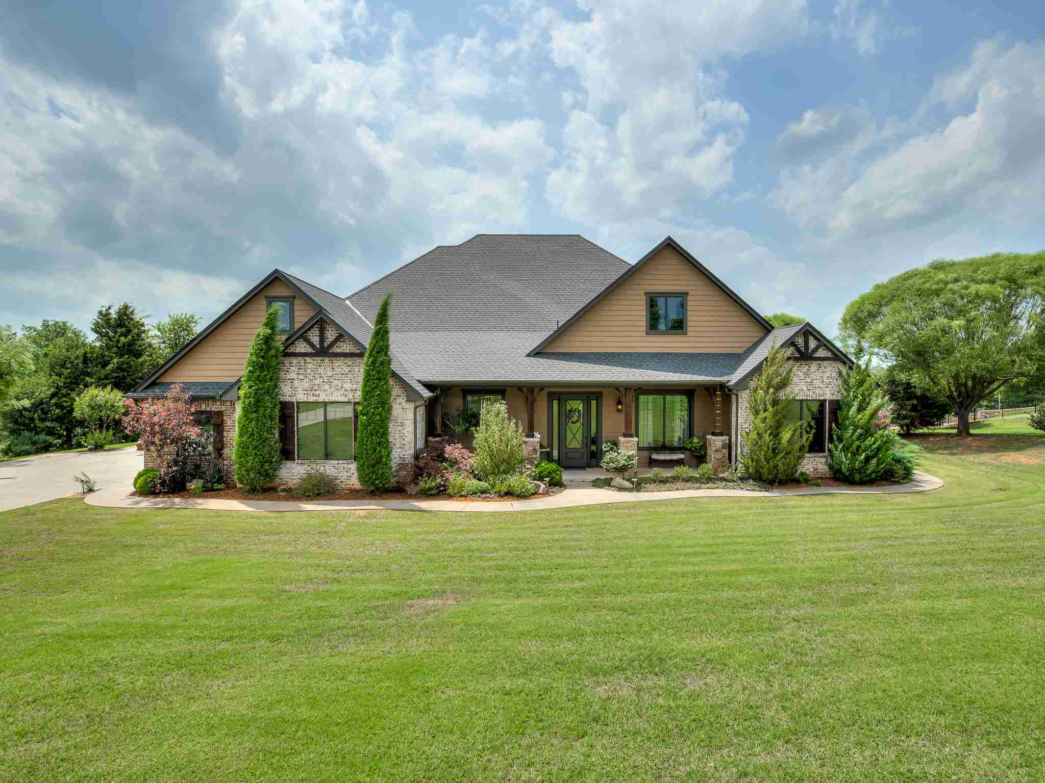 Alexis Laqua - 11545 Hampton Dr-23